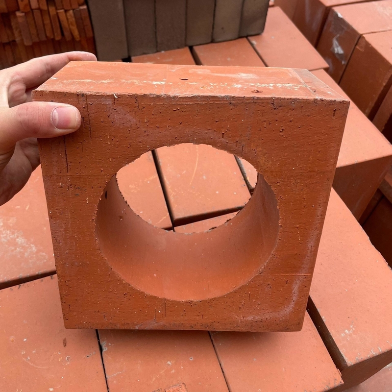 Natural Red Clay Terracotta Hollow Blocks Jaali Tiles For Wall Cladding Wind Brick Kích thước 200X200 mm Mô hình vuông