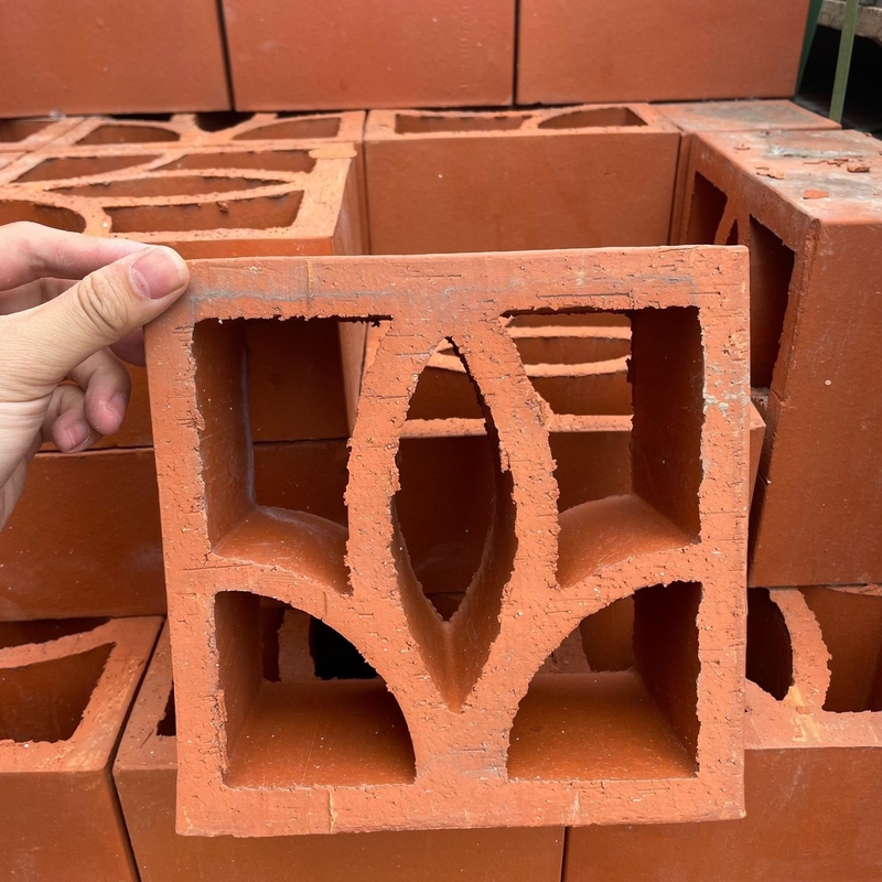 Natural Red Clay Terracotta Hollow Blocks Jaali Tiles For Wall Cladding Wind Brick Kích thước 200X200 mm Mô hình vuông