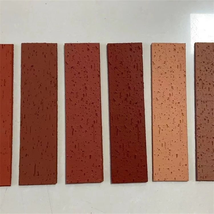 Gạch tường đất sét có thể uốn cong Giải pháp thiết kế đa năng Nhiều kích cỡ Tông màu đất hoàn hảo cho các bức tường cong