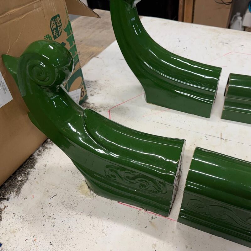 Pavilion kiểu Trung Quốc khung gỗ với mái ngói xanh men, họa tiết gỗ cổ điển, chòi cảnh quan sân vườn cho ban công, trang trí tự nhiên