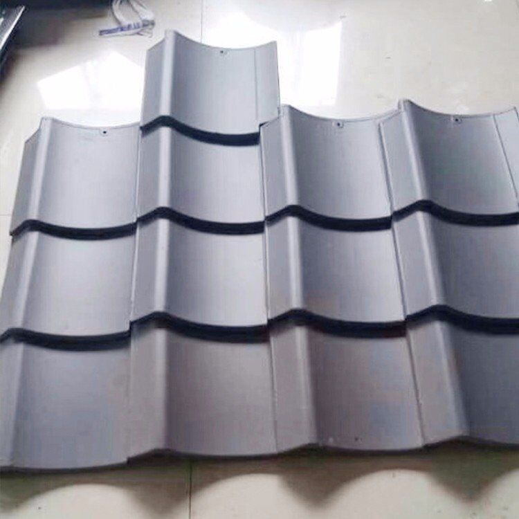 Ngói lợp mái gốm Nhật Bản, màu xám khói truyền thống, men bóng, mặt trái, ngói lợp mái Kawara Nhật Bản đích thực